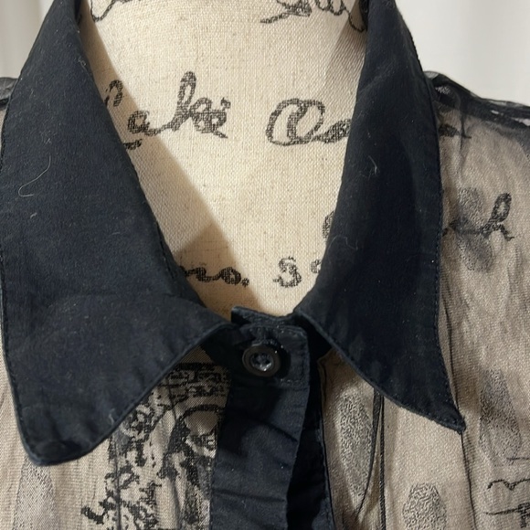 HOT TOPIC BLACK NYLON TOP WITH FLOCKING SIZE 3 (12) - Picture 2 of 6